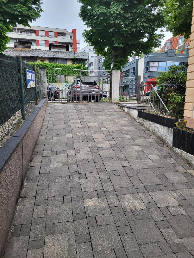 Ferienwohnung Apartman Buzanova Zagreb Exterior foto